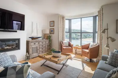 Image de Blackstone -  stylish apartment with incredible views looking out over the Salcombe estuary