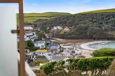 Image de Searush Cove - a beautiful contemporary beachfront apartment