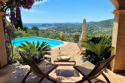 Image de Villa Les Santons 4★  Vue mer panoramique, piscine chauffée – Golfe St-Tropez