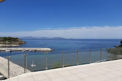 Image de Villa de charme - Panorama Exceptionnel et Accès direct Mer