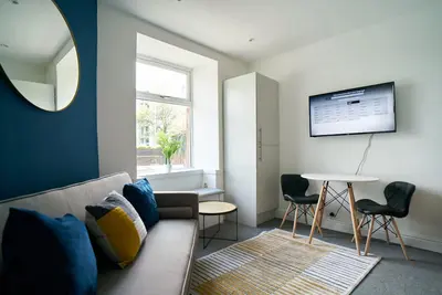 Image de Appartement-Salle de bain privée séparée-Vue sur Jardin