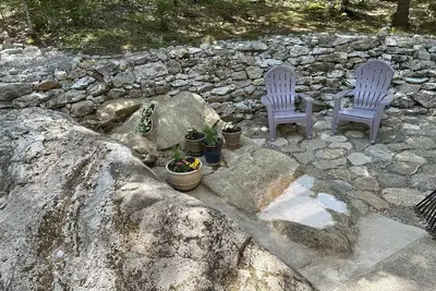 Image de Cozy Modern Cabin on Sunapee Ragged Kearsarge Greenway Trail. Hikers & Artists!