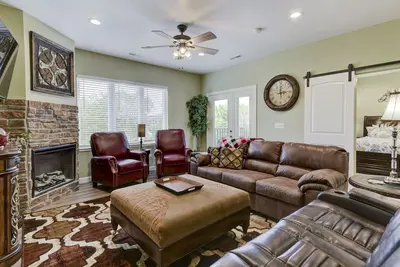 Image de Gorgeous 3-Bedroom Luxury Condo/Heart Of Branson/Indoor Pool/Spacious/No-Steps!