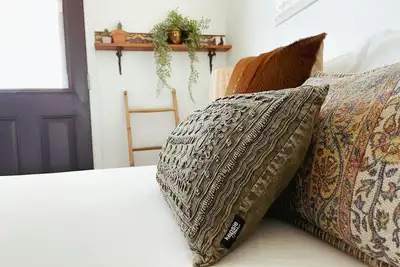 Image de Cozy bungalow on 5 acres