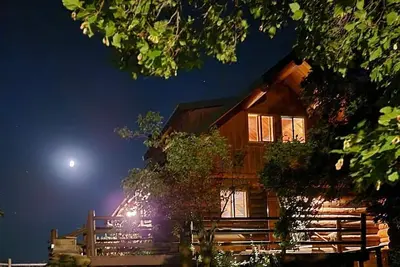 Image de Stargazers Sanctuary on Sleepy Hollow —look for us on ABnB.