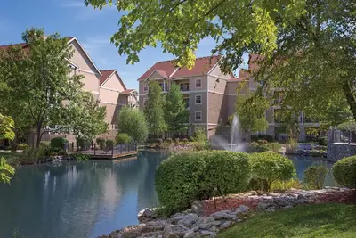 Image de 2 Bedroom Lockoff Suite at Branson At The Meadows Resort! !