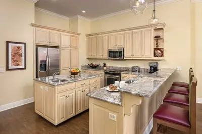 Image de 4 Bedroom Presidential Suite at Branson At The Meadows Resort! !