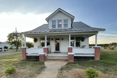 Image de Central access to all of the wonders of the Shenandoah Valley!