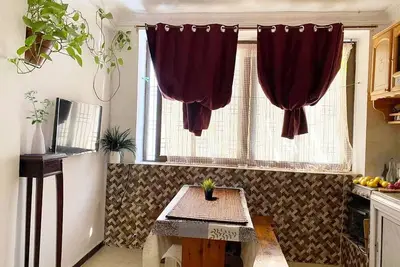 Image de Studio propre avec garage Ă Valmascort Annaba