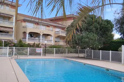 Image de Appartement avec une grande terrasse  à 100 m de la plage