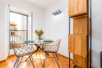 Appartement 'Can Jaume' avec balcon, Wi-Fi et climatisation