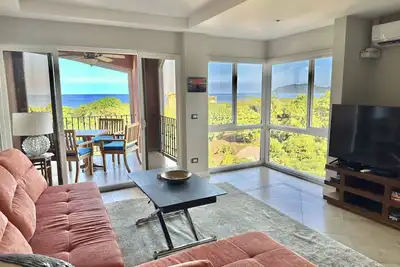 Image de Amazing Ocean Views Condo Close to the Beach