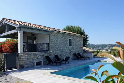 Image de Maison de vacances avec piscine privée pour 6 personnes env. 57 qmà Zarecje, Istrie (Intérieur des terres de l'Istrie)