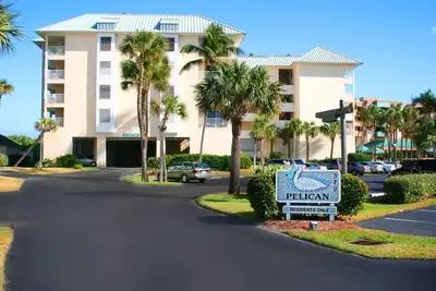 Image de Pelicans Paradise on the Beach