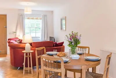 Vine Cottage -  a holiday let by Bloom Stays that sleeps 4 guests  in 2 bedrooms