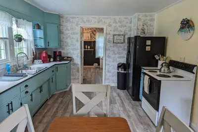 Image de Little Blue Farmhouse