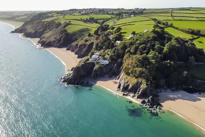 Image de The Lodge - a luxury waterside holiday home just moments from the beach