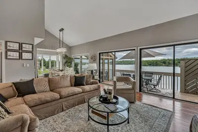 Image de Penthouse View - Smith Mountain Lake