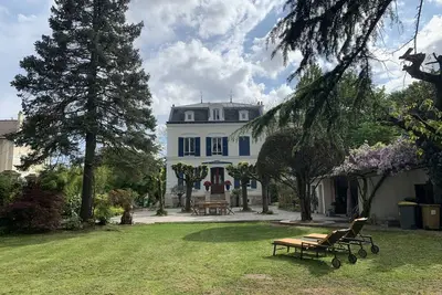 Image de Proche Paris, magnifique Hôtel Particulier de 250 m2 et Parc paysagé de 1500 m2