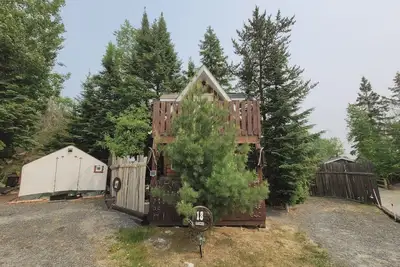 Image de Site17-18 Glamping Bunkie & Tent-Small Urban Farm