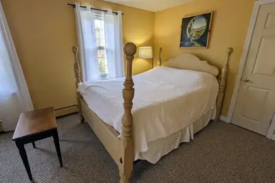 Image de Experience Serene Nostalgia at Sadie's Place: A Charming West Barnstable Retrea