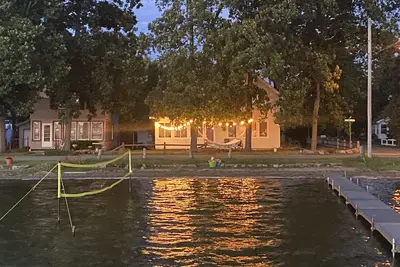 Image de Wamplers year-round family lakefront private sandy beach beautiful sunsets