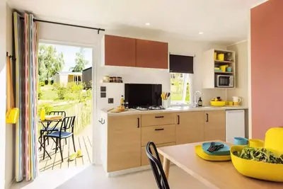 Image de Mobil home Premium Mercure 26m² (2 chambres) + Tv + Climatisation + Terrasse couverte 4 personnes