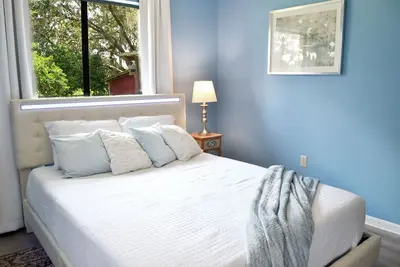 Image de Relaxing Country Farmhouse with Hot Tub and Goats Sleeps 12