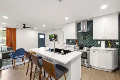 Image de Centrally located: Busch Gardens, Usf, Zoo, Beaches & Pet friendly