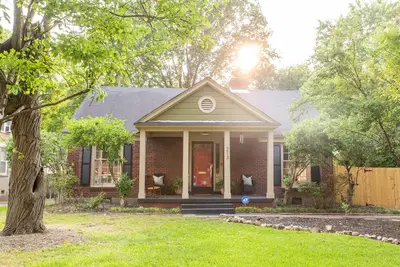 Image de J Birds' Cottage in the heart of Midtown