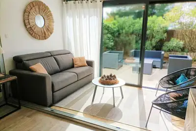 Image de Appartement en rez de jardin, climatisé, en bordure golf, 6 pers, piscine&tennis