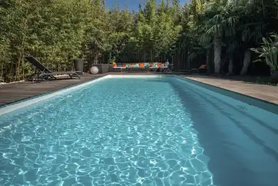 Image de Villa haut de gamme, piscine et jaccuzi sans vis à vis. Véritable havre de paix.