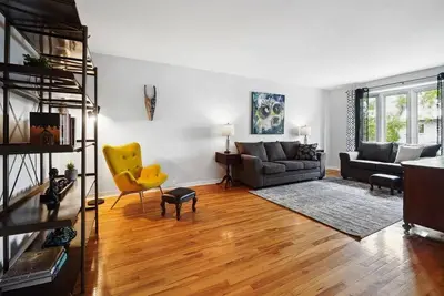 Image de #219 Spacious & With 2 Balconies