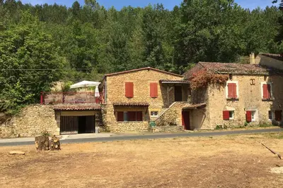 Image de Grande maison familiale ancienne de charme avec piscine au coeur du Périgord