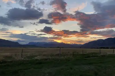 Image de Camper/Rv @ The Rendezvous - Wi-Fi, fire pit, A/C