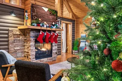 Image de Luxe Mtn Cabin/Hot Tub/Game/Dollywd/No Extra Fees