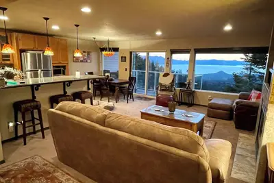 Stunning Tahoe View Condo - A Haven Near Heavenly!