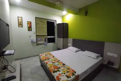 Budget Comfy stay near Rail-station Jaipur @ city heart