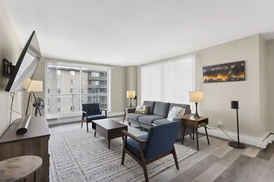 Image de Newly Renovated Modern Downtown Condo