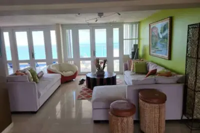 Image de Huge Beach Front Penthouse