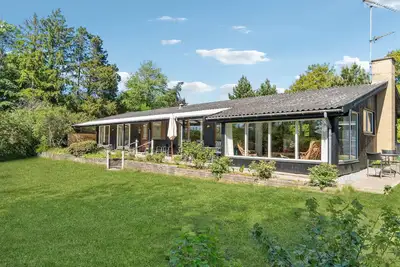 Image de Superbe maison à Dronningmølle avec.