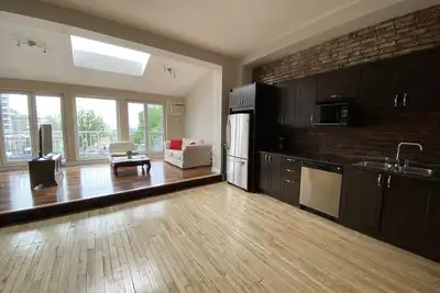 Image de Retraite de luxe 2 chambres Golden Square Mile Downtown