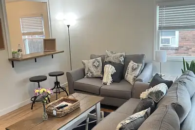Image de Schenectady Home, Perfect for your business needs.