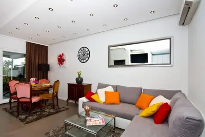 Image de Spacious apartment with a terrace near the beach in Forest Park!