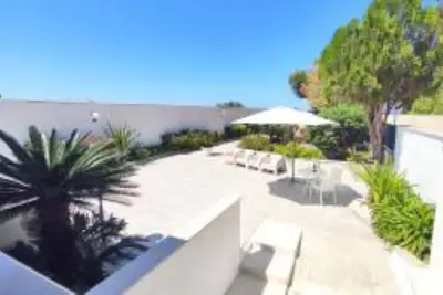 Image de Maison en bord de mer avec cuisine entièrement équipée, Wi-Fi et parking gratuit