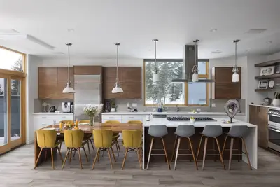 Luxury Mountain Modern with a Gym! Standing Desks. Hiking, Biking, Back Country.