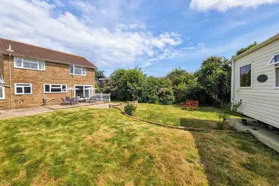 Image de 4 bedroom accommodation in Seaview