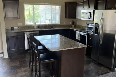 Image de A fun home great for a family or multiple adults located in West Omaha.