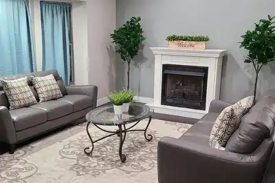 Image de Sandy Cottonwood Retreat with Fireplace and Garage