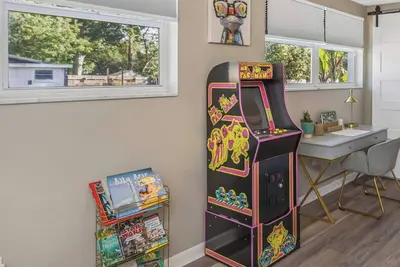 Image de 3/2 king bed Gameroom CloseBush Gardens Usf&Moffit